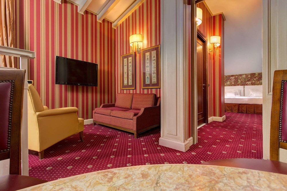 Palazzo Montebello Firenze 35/50