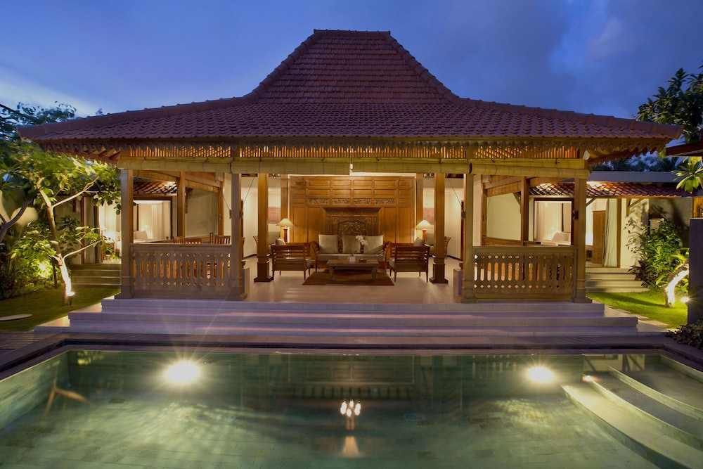 VILLA BERAWA BALI 4/77