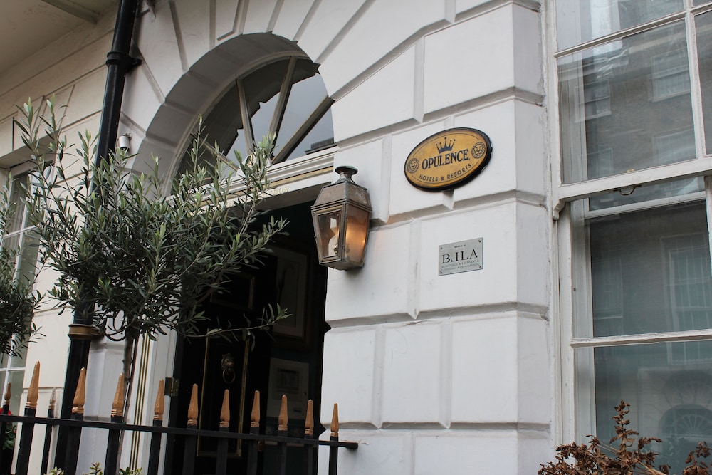 Opulence Centra London Hotel 8/75