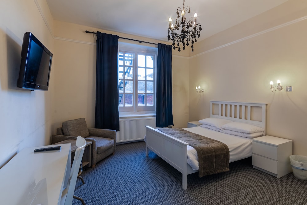 The George Hotel 9/50