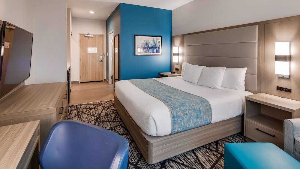 Best Western Plus Mid County 8/31