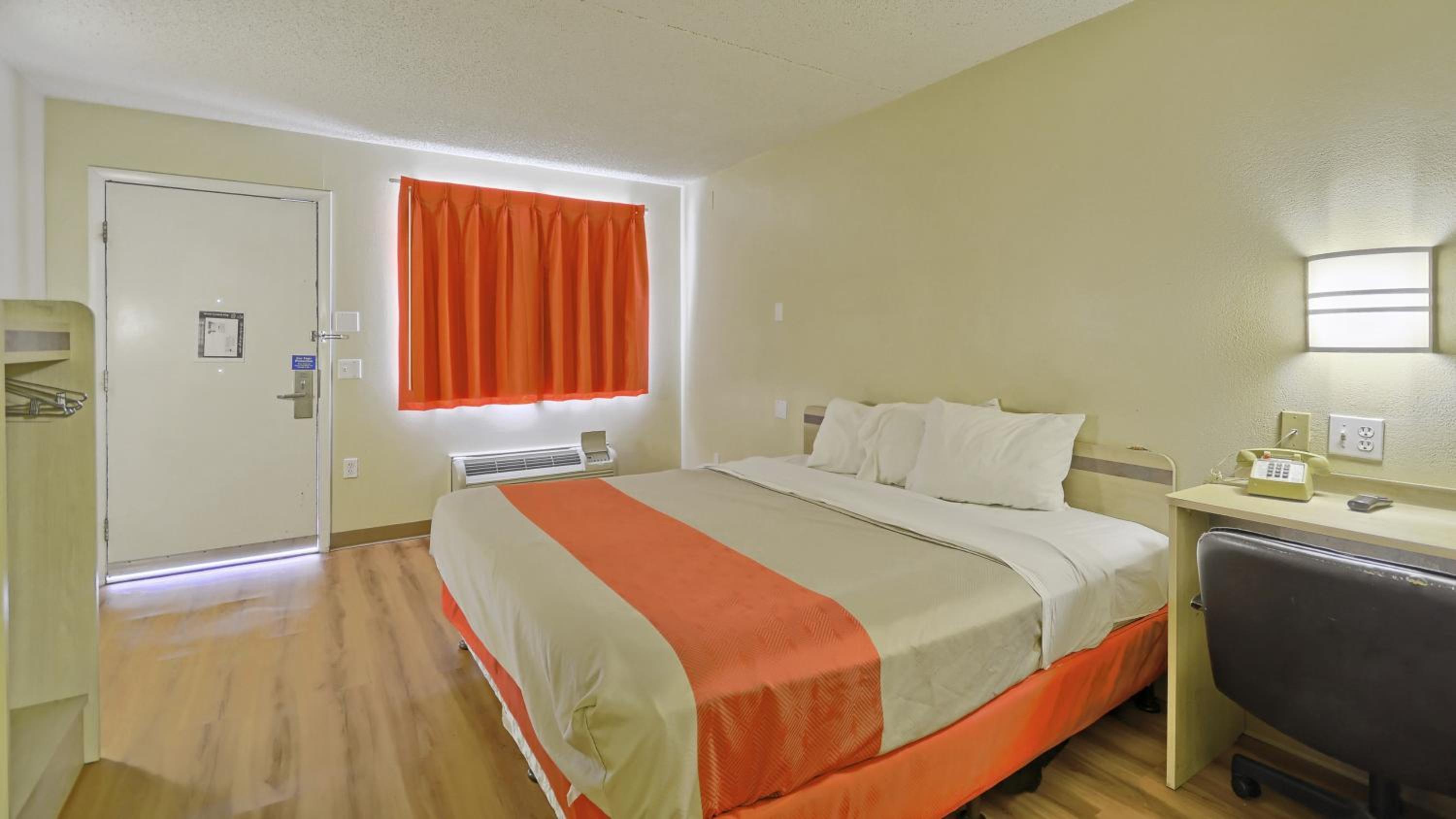 Motel6 Maple Shade Township, NJ - Philadelphia - Mt Laurel 30/42