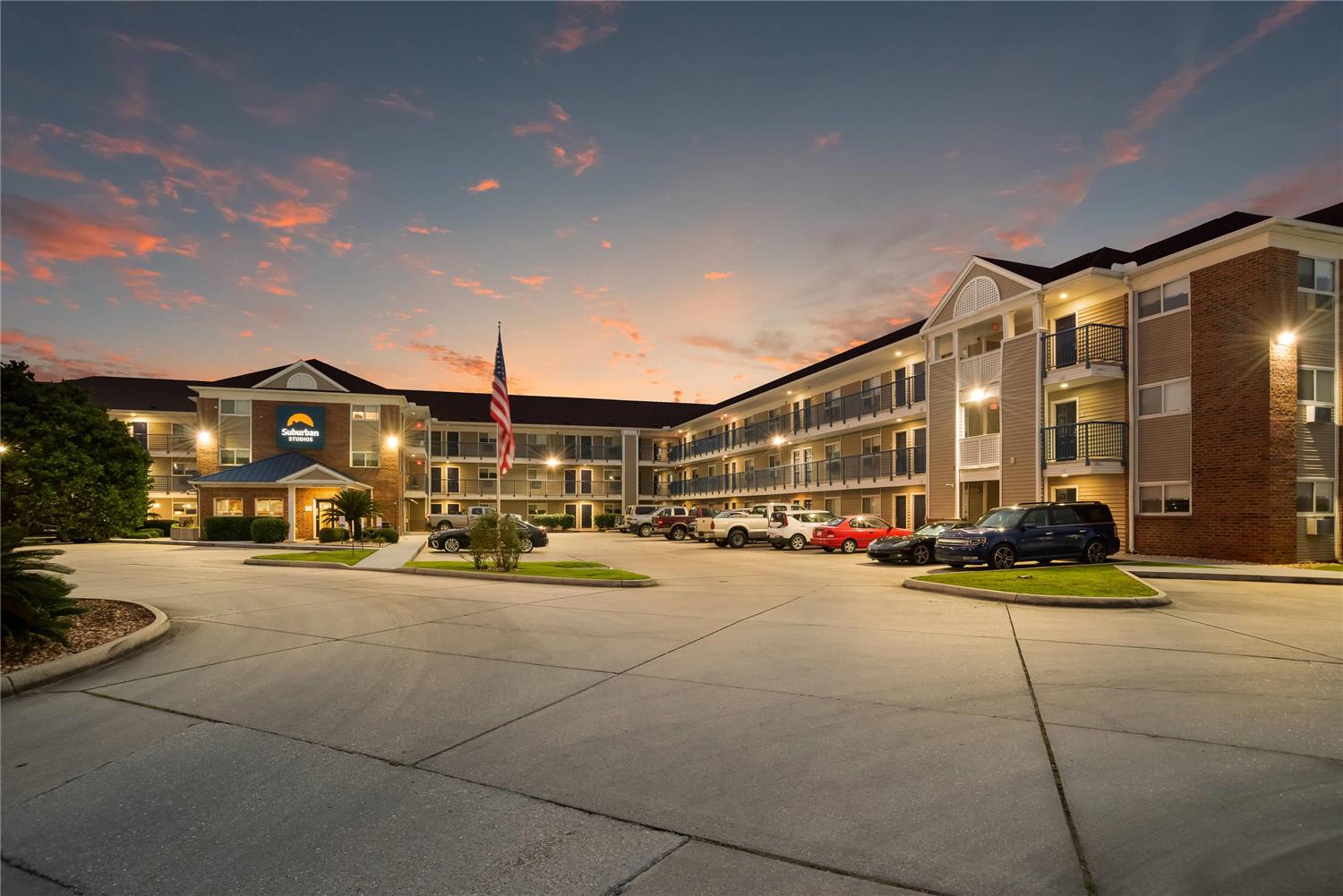 Suburban Studios Biloxi North Area 45/45
