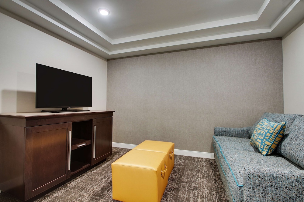 Hampton Inn By Hilton Pawtucket 25/35