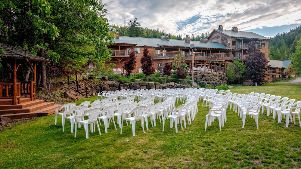 Callahan s Mountain Lodge 75/78
