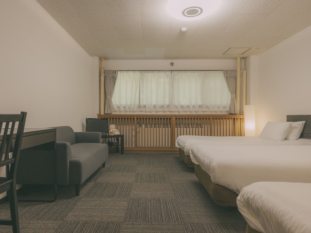 WESTERN, 3 BEDS