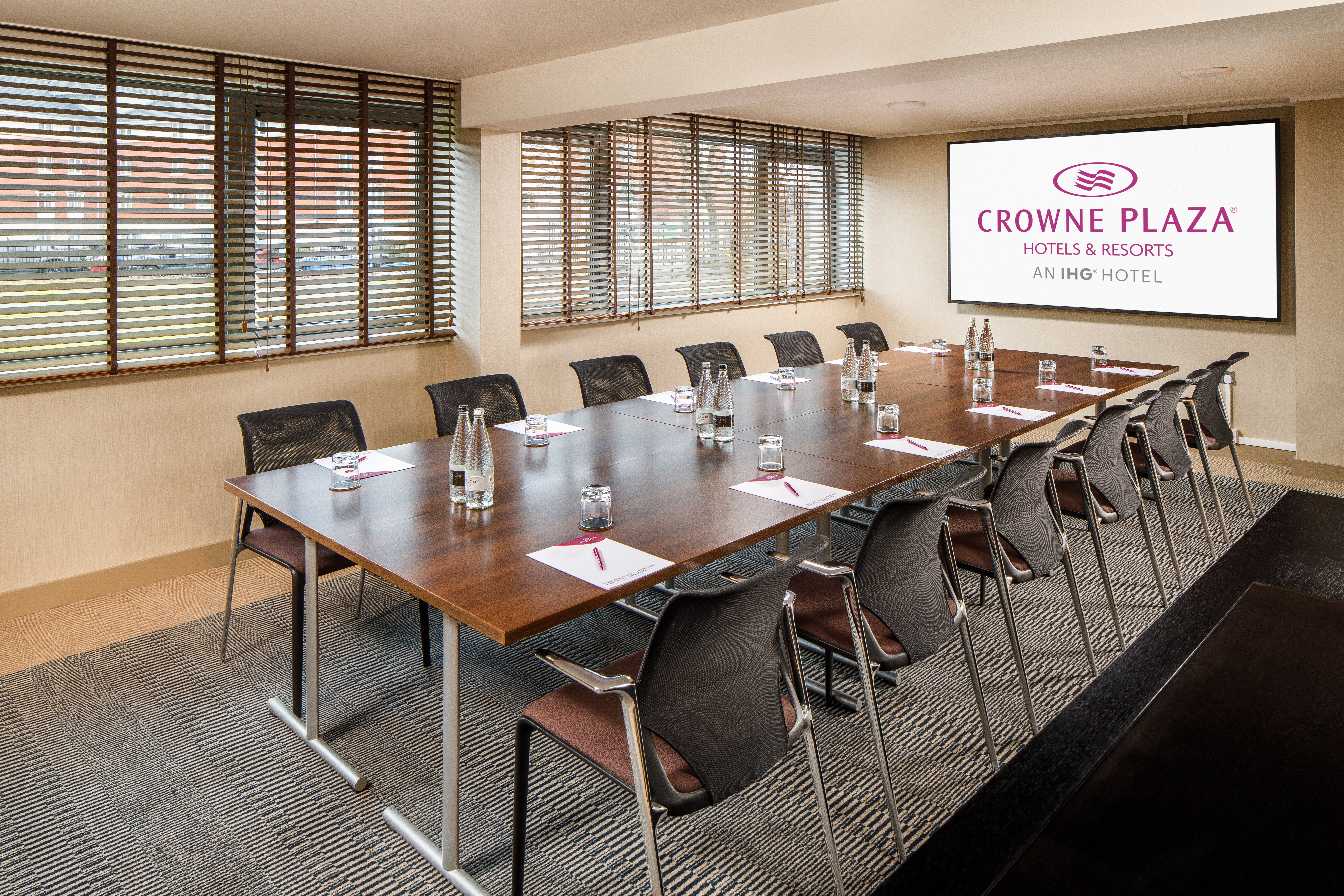 Crowne Plaza Manchester Airport 43/50
