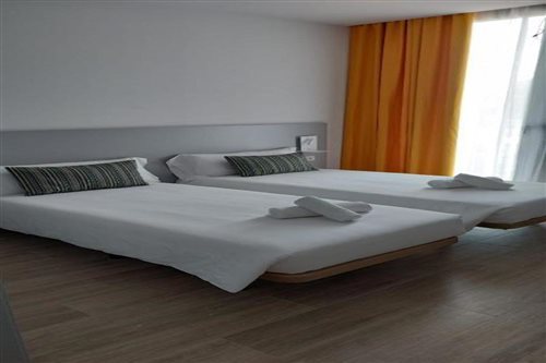 Room, Twin Beds