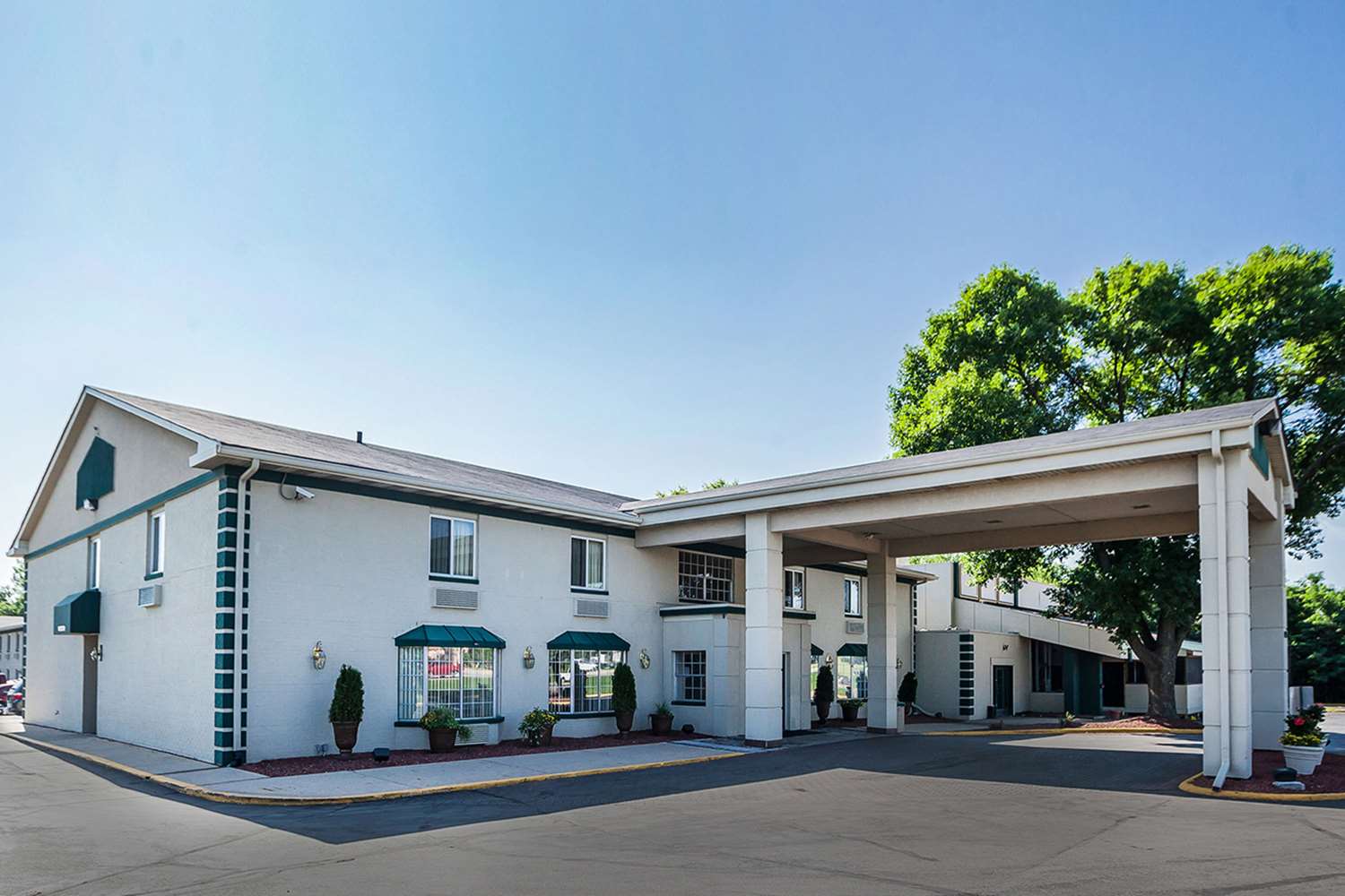 Quality Inn & Suites Des Moines - Merle Hay Road 39/39