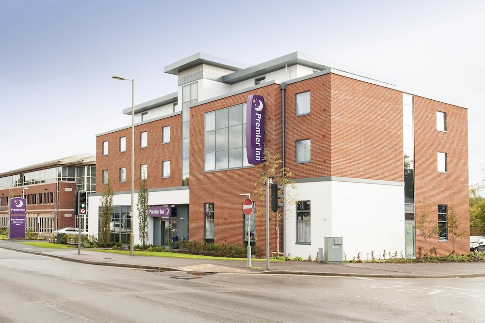 Premier Inn Fleet 6/31