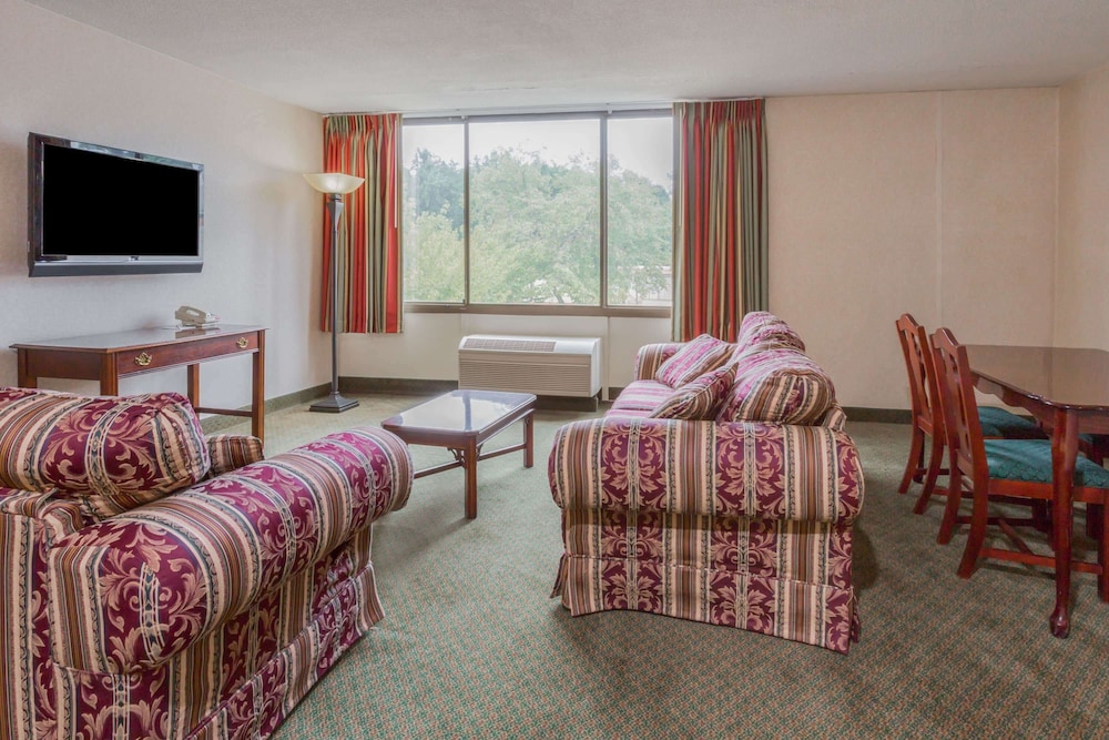 Ramada by Wyndham Triangle/Quantico 14/31