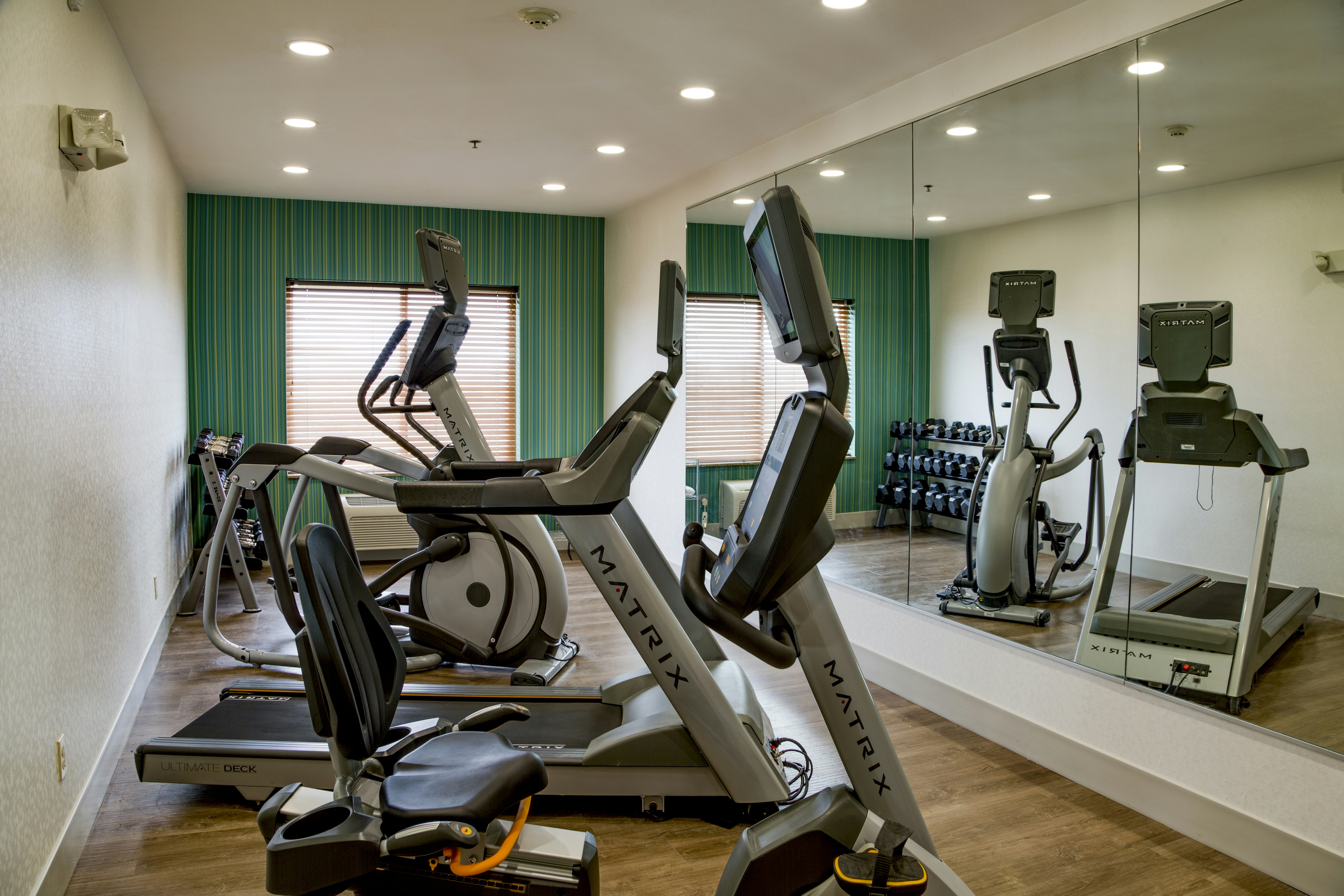 Holiday Inn Express Hotel Suites Jacksonville 33/52