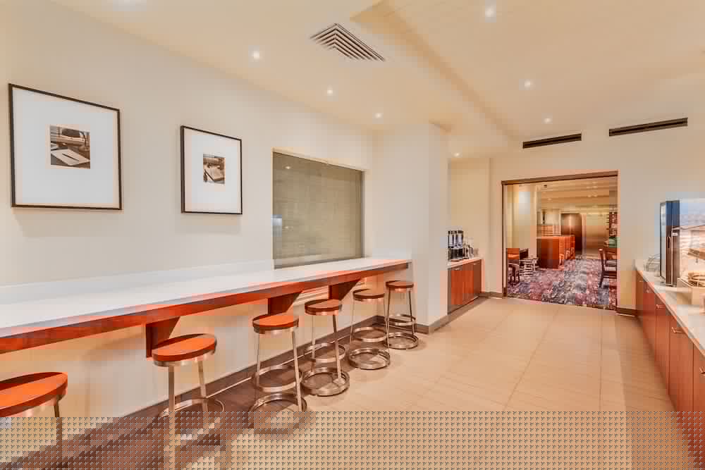 Holiday Inn Express and Suites Fishermans Wharf 4/59