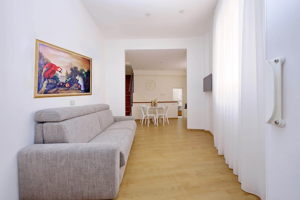 Trevi Rome Suite 27/50
