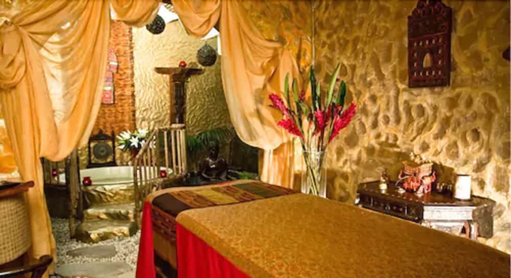 EL CHANTE SPA HOTEL 10/50