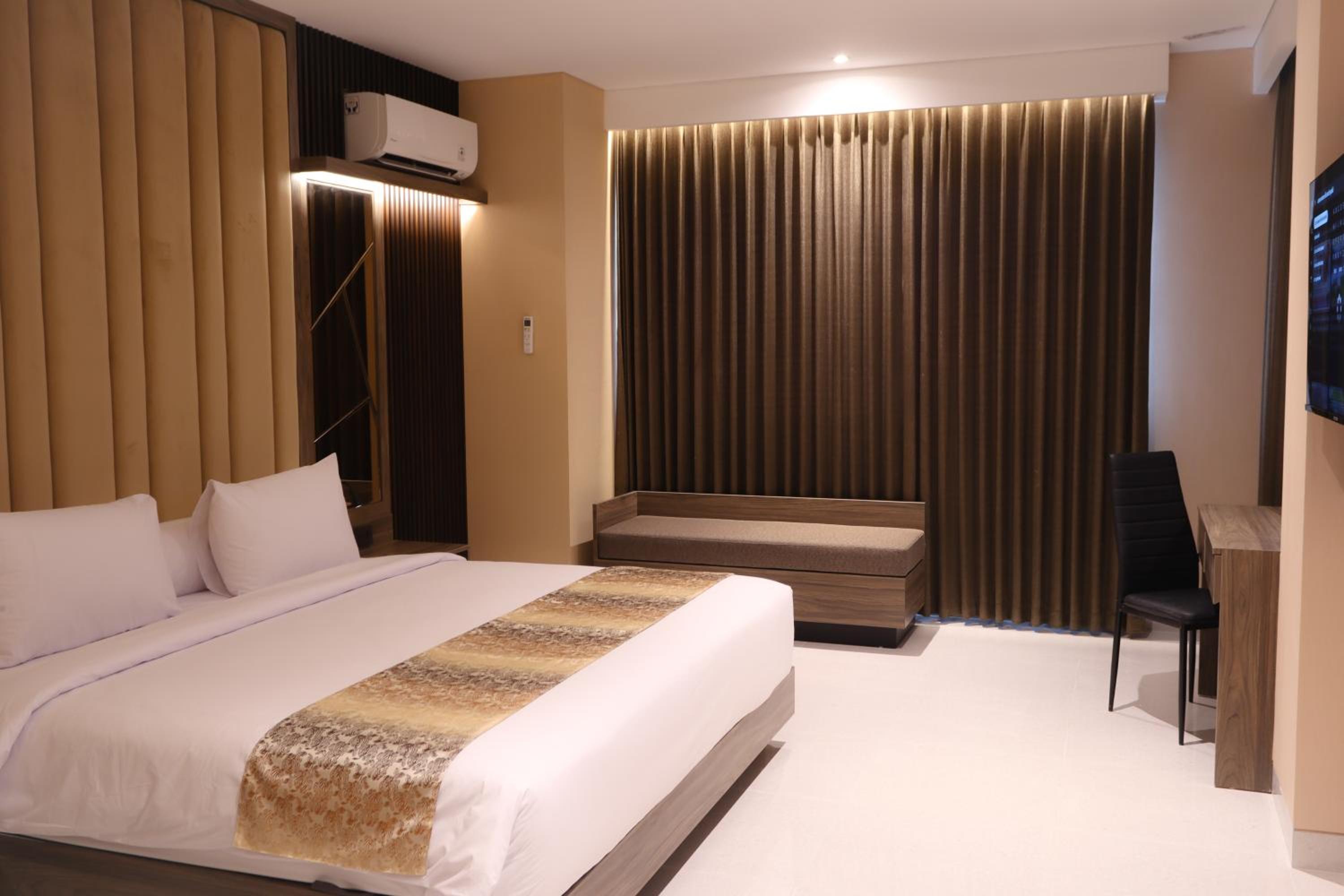 Eno Front One Hotel Semarang 9/46