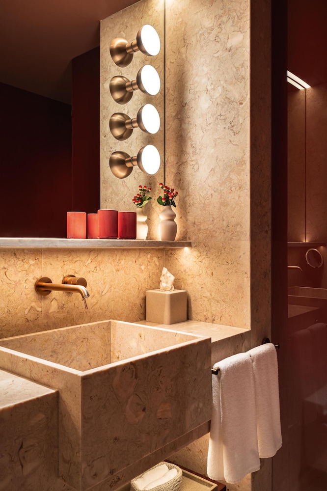 Andaz Lisbon 10/50