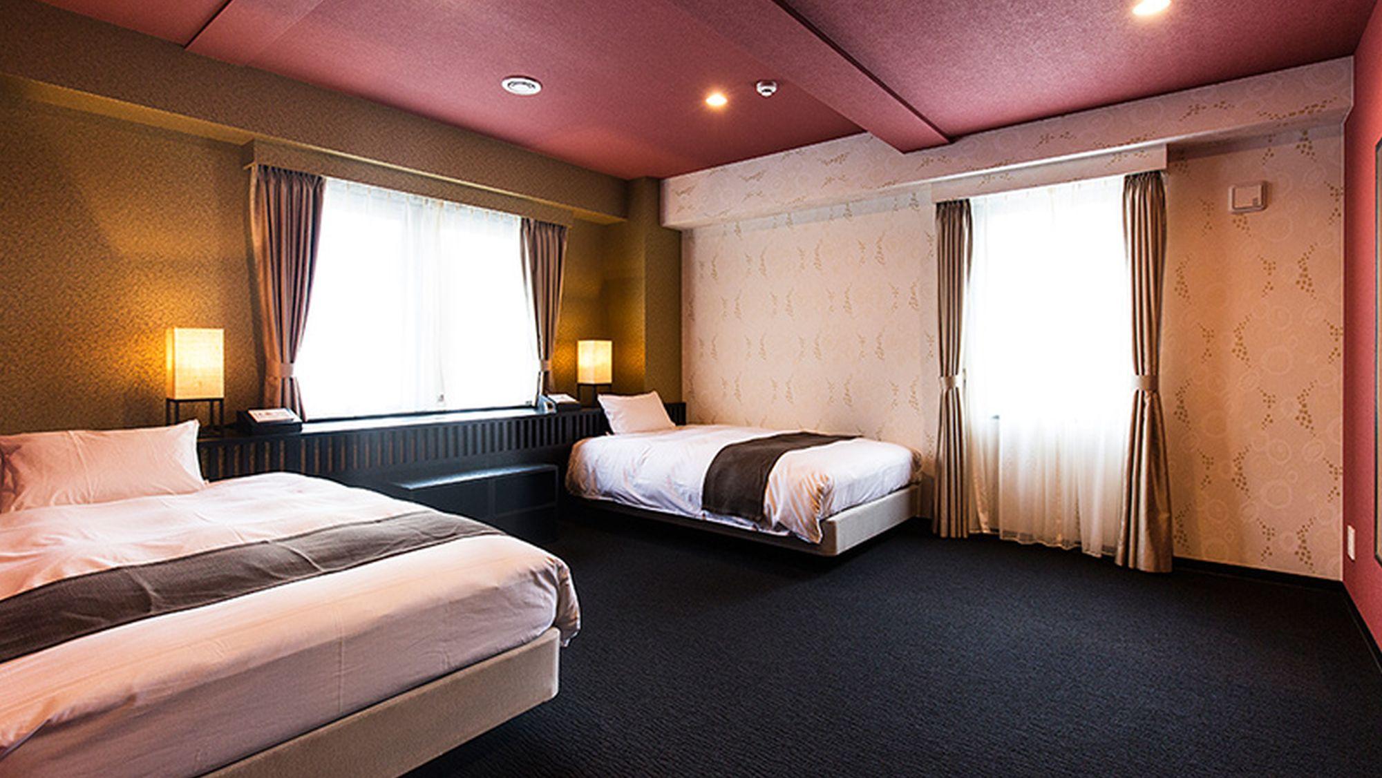 Universal, Twin Beds, South Wing