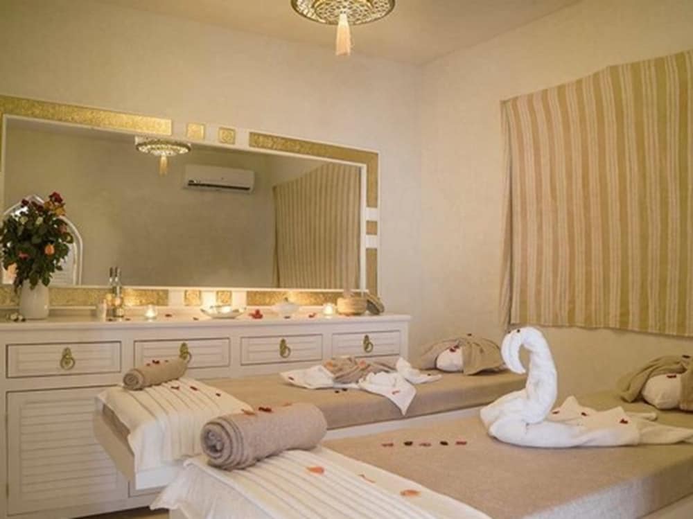 Palais Blanc Riad 31/55