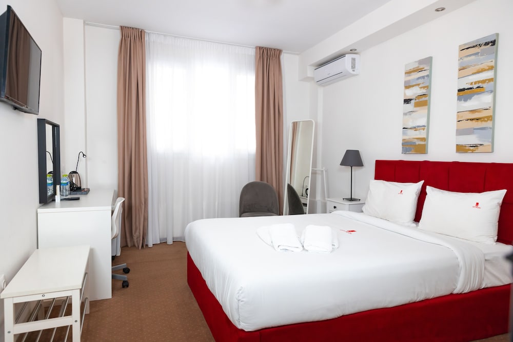 City Plaza Apartments and Rooms 25/49