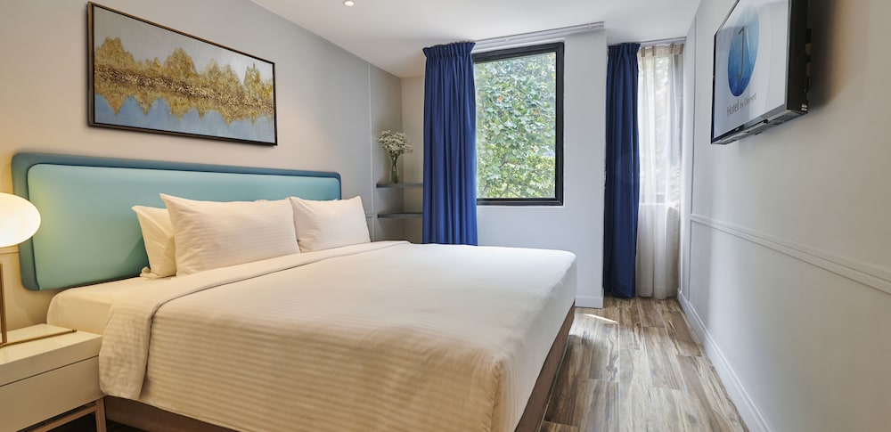 J-Hotel By Dorsett 4/36