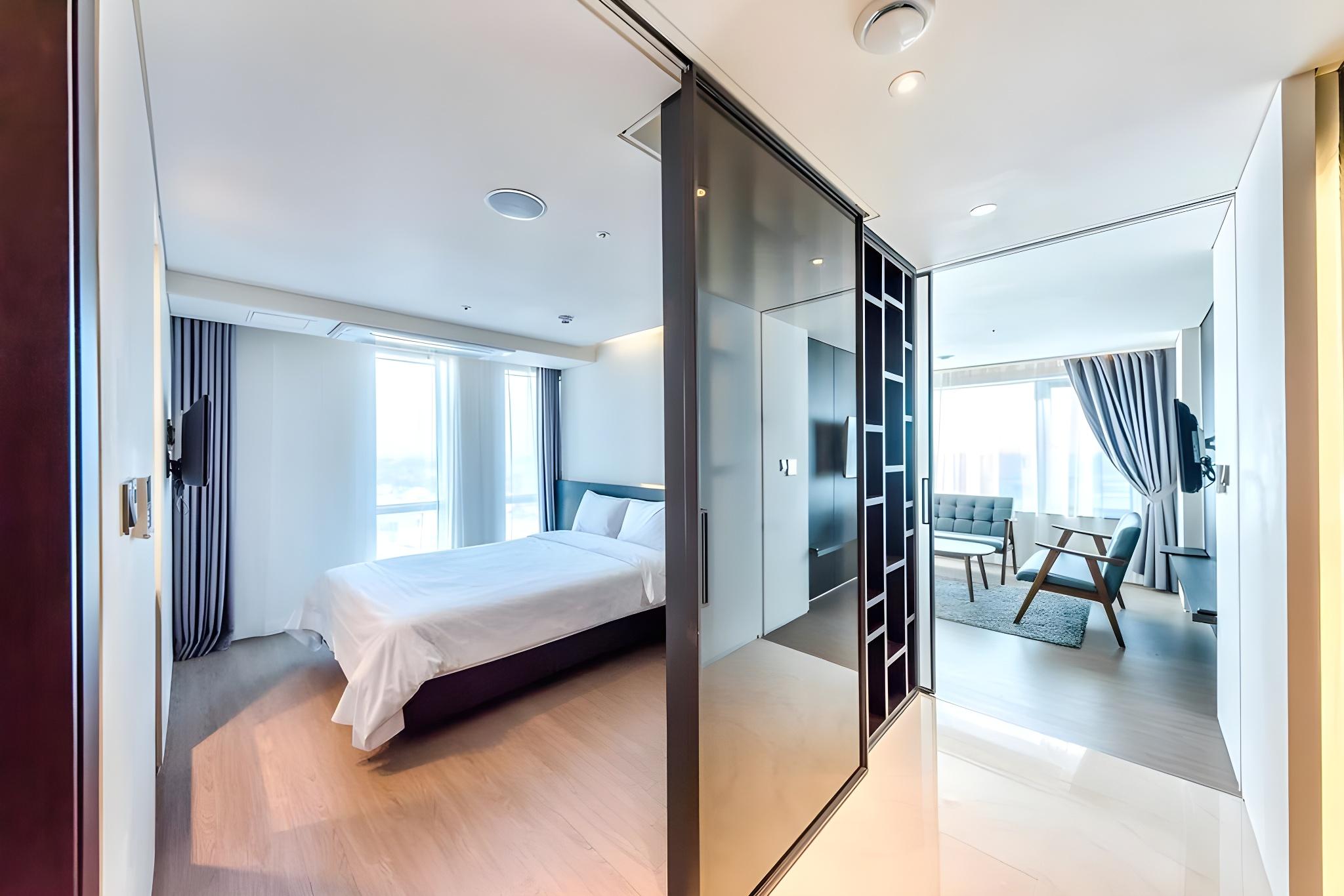 First, Suite, High Floor