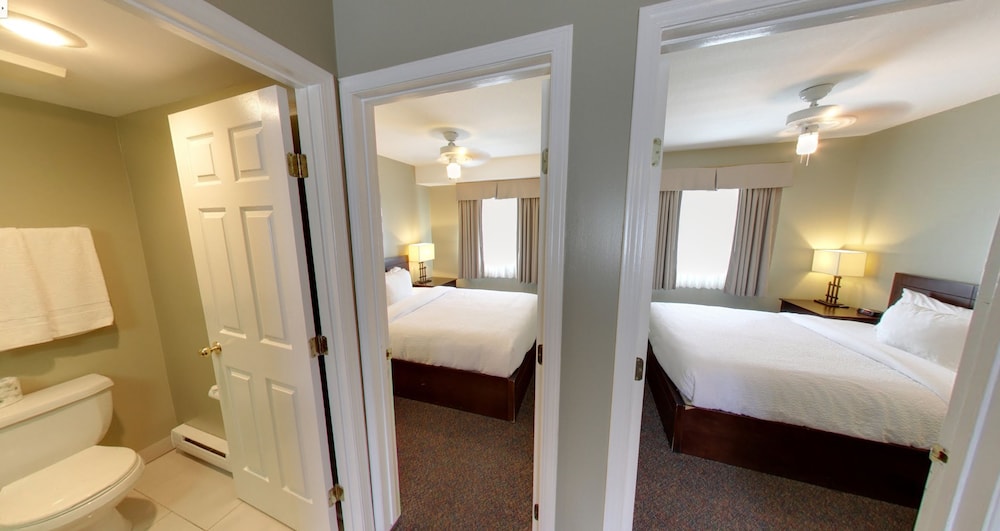 Days Inn By Wyndham Golden 15/41