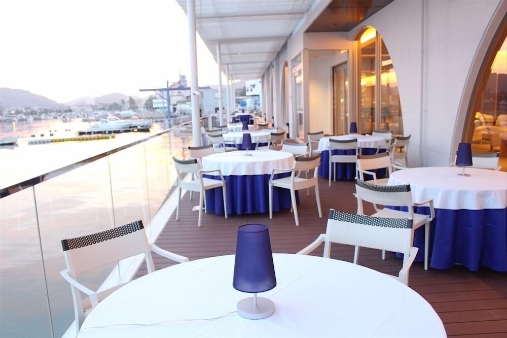 HOTEL LIMANI 42/64
