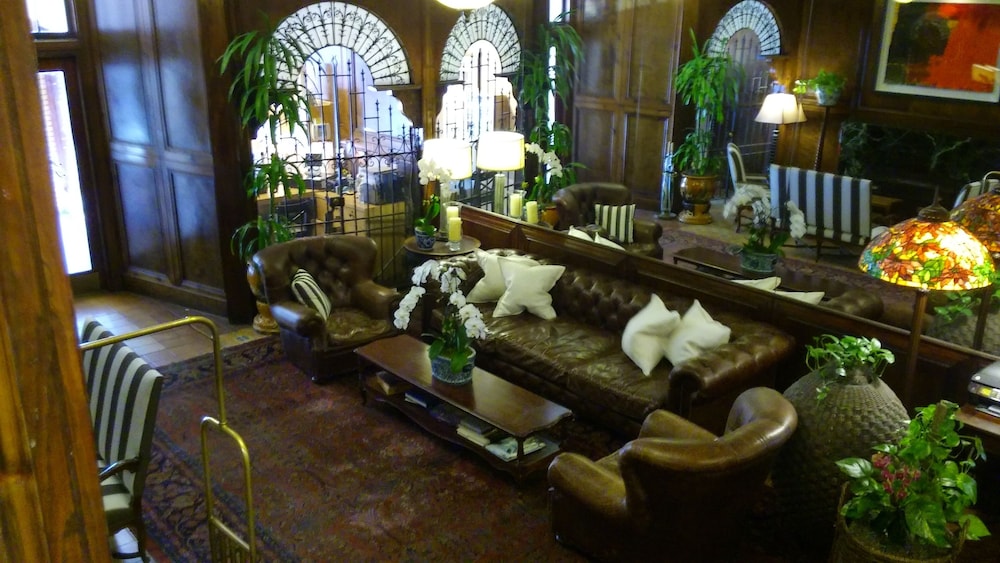 PARK PLAZA HOTEL 25/57