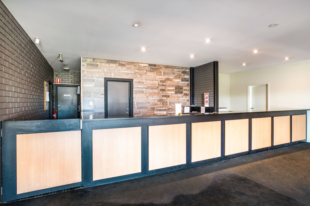 Westside Hotel 3/32