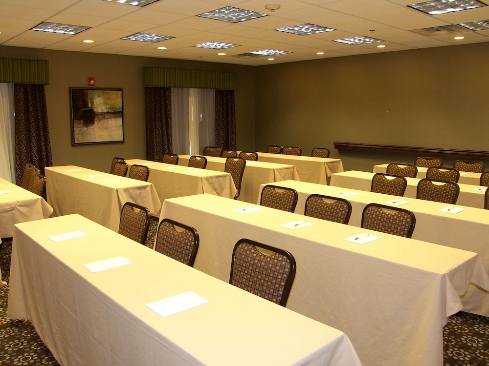 Hampton Inn & Suites Lincoln - North East I-80 63/71