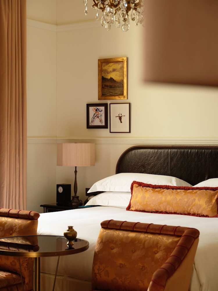 Magistrate, Suite, King Bed