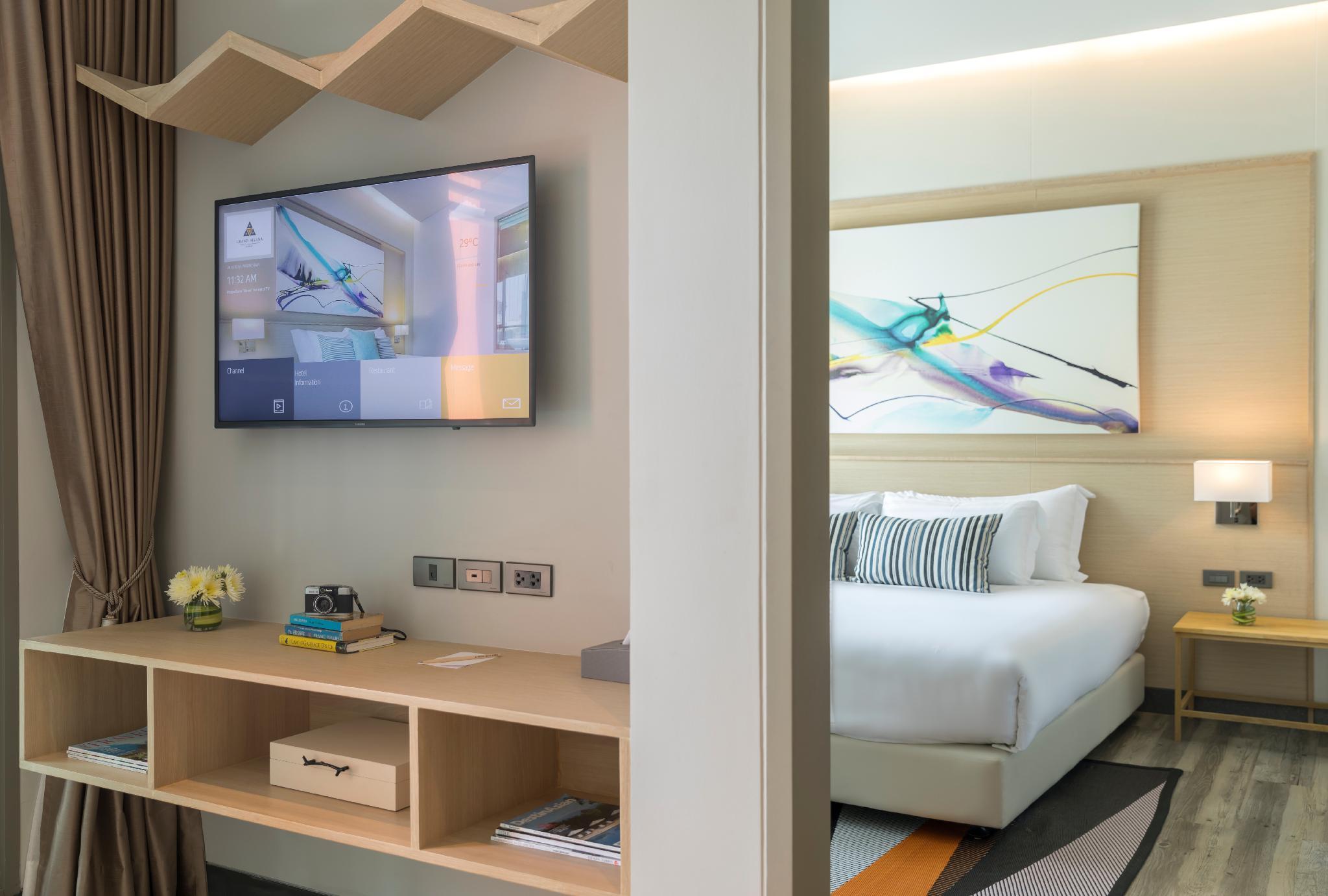 Room, King Bed, Pool Terrace