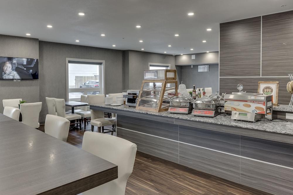 Home Inn Suites Saskatoon South 52/66
