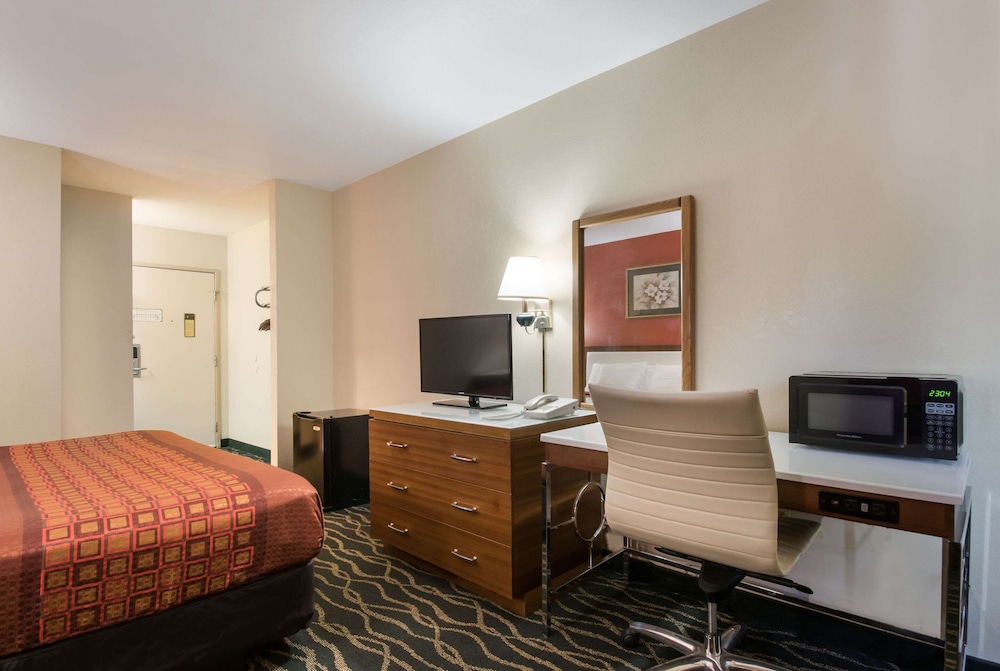 Rodeway Inn Wormleysburg - Harrisburg 17/35