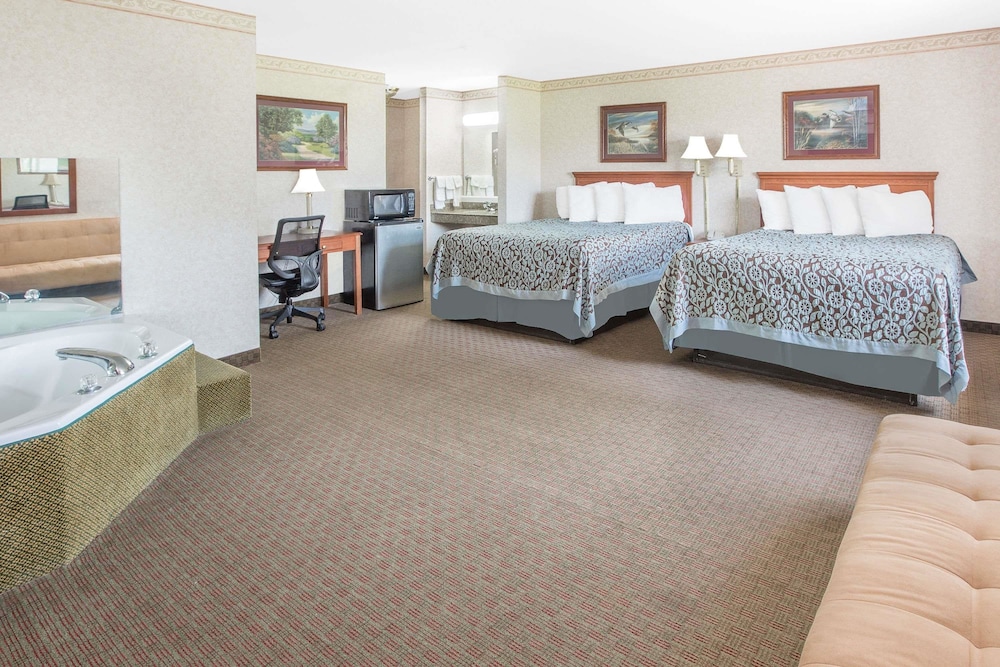 Days Inn & Suites By Wyndham Brinkley 6/14