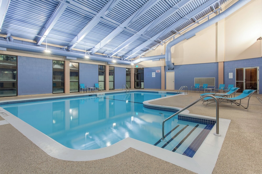 Holiday Inn Express & Suites Mississauga-Toronto Southwest, an IHG Hotel 37/71