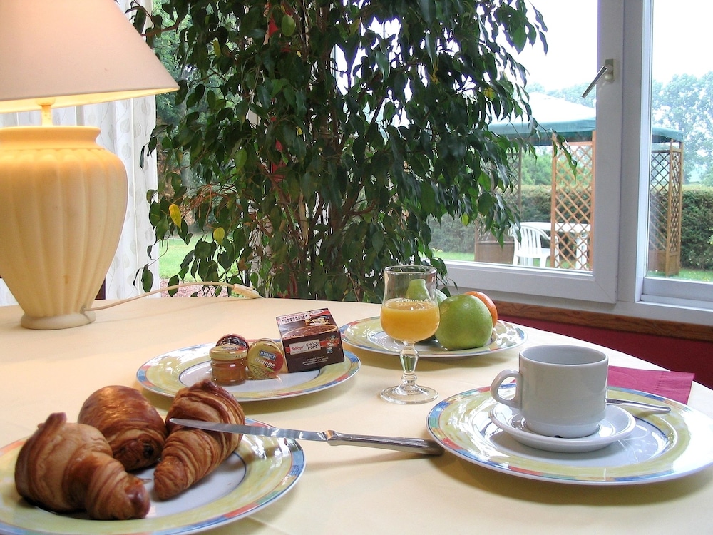 HOTEL LE MANOIR DE GAVRELLE 23/38