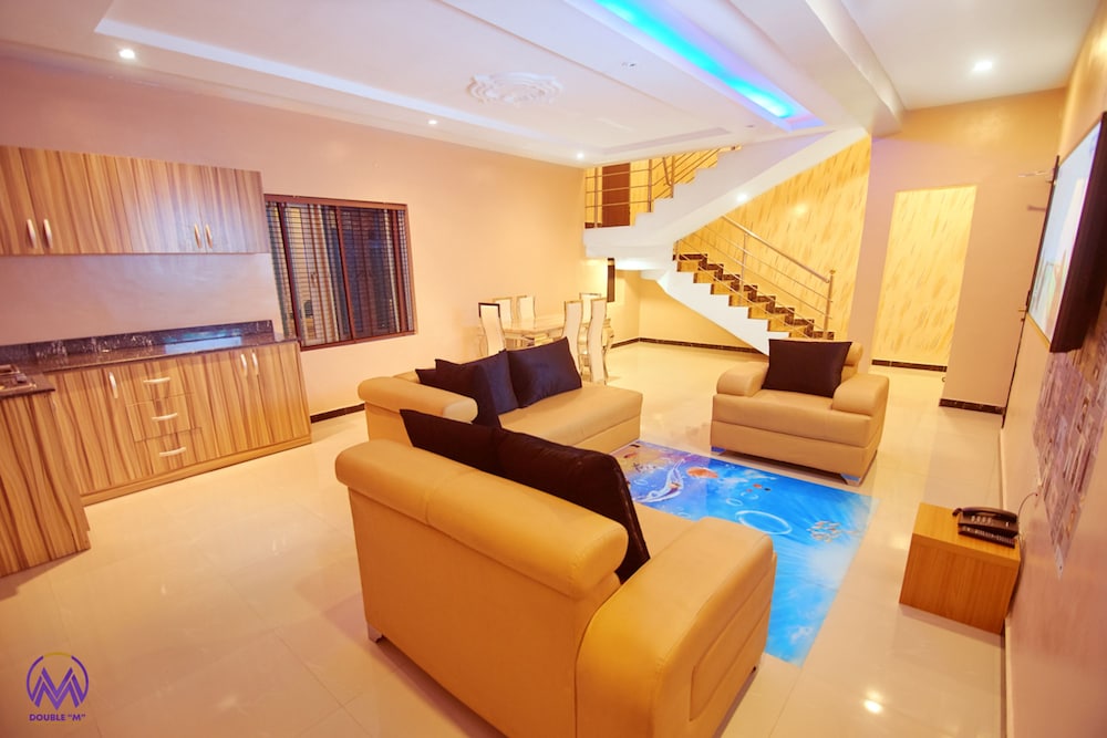 Double M Exquisite Suites And Lounge 24/29