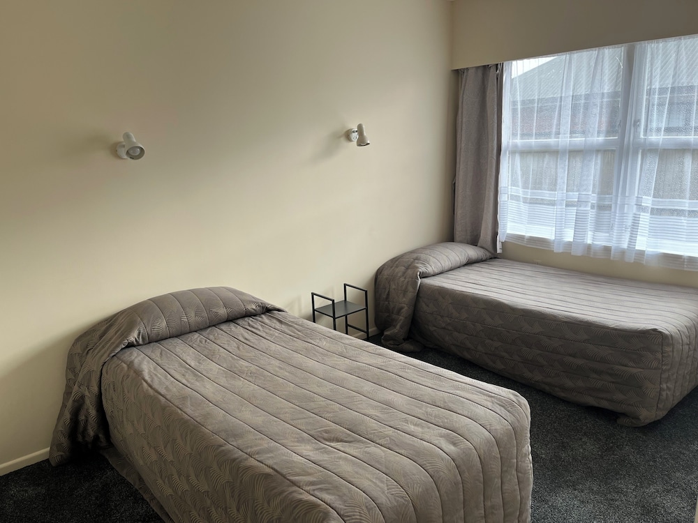 2 BEDROOMS, FAMILY