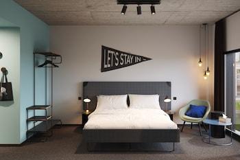 Deluxe, Double Bed