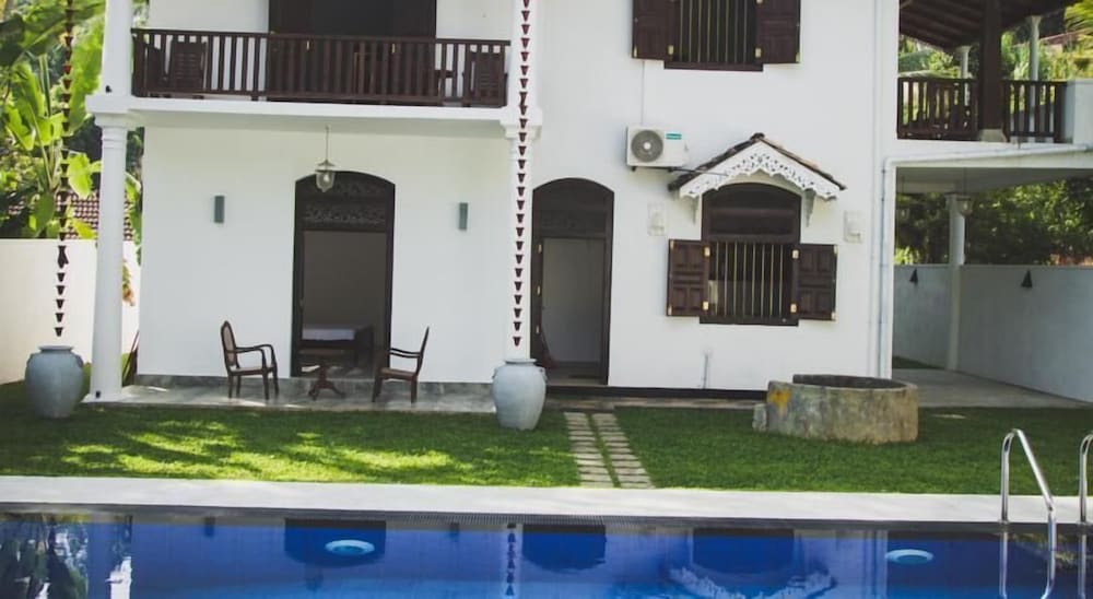 Villa Frangipani 15/17