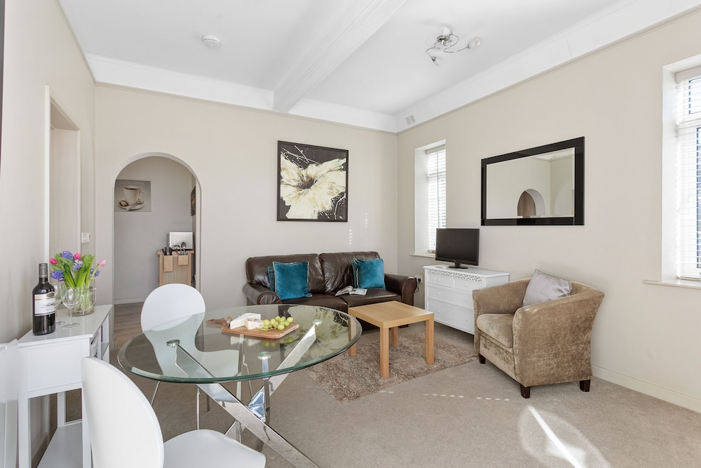 Bedford House Apartments 22/45