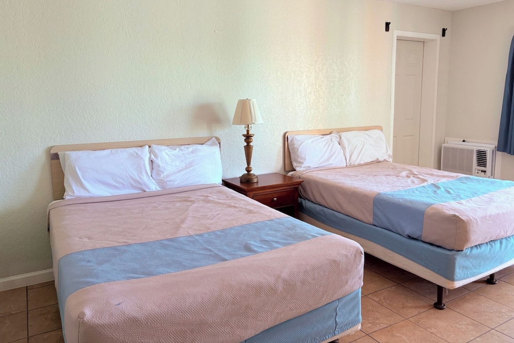 2 Full Beds Non-Smoking