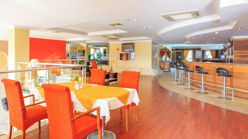 Orka World Hotel and Aqua Park 63/64