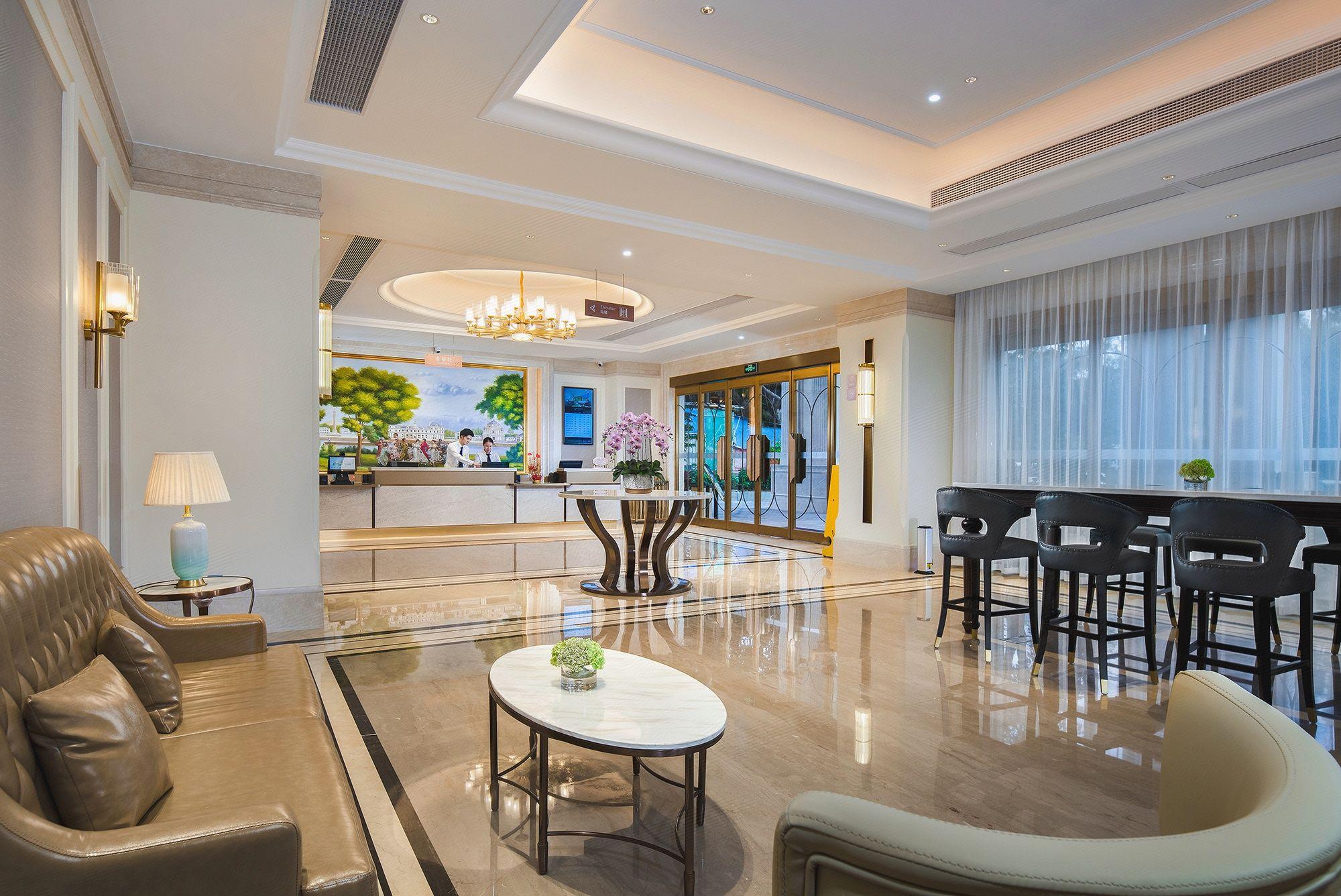 Vienna Hotel (Shenzhen Aiguo Road) 31/40