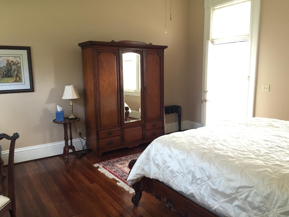 Lookaway Inn 17/64