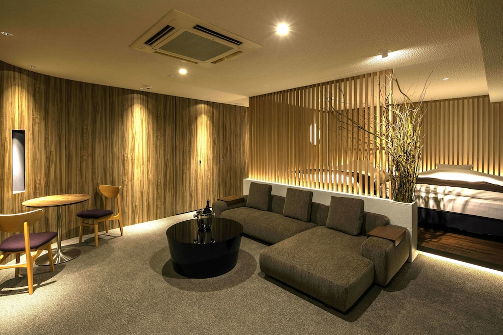 Hotel The Grandee 31/48