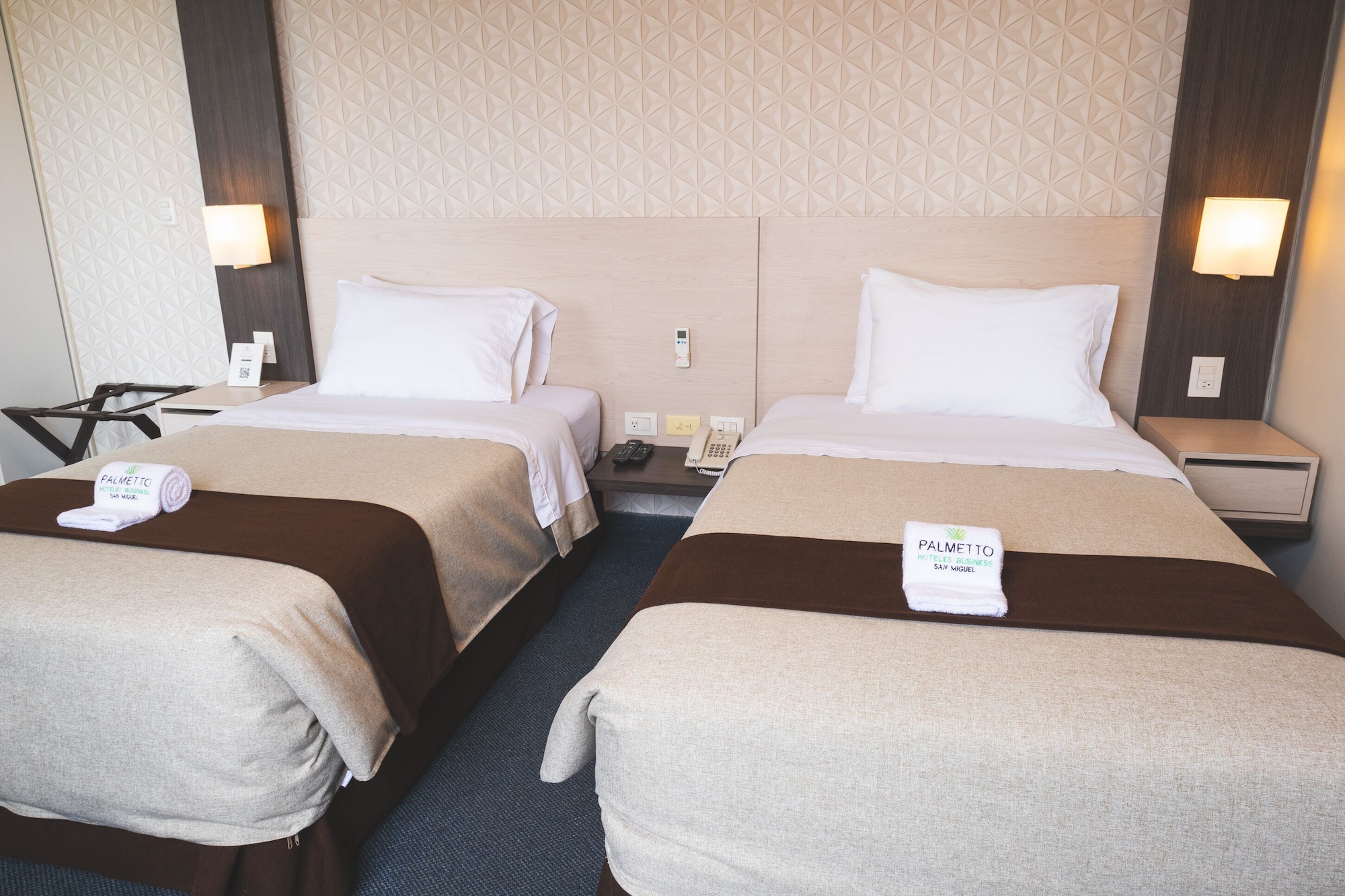 ROOM, TWIN BEDS