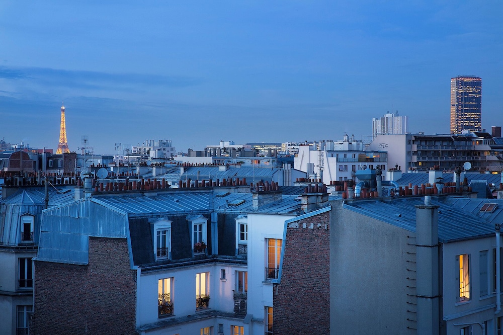 Superior, Triple, 1 Double and 1 Single Bed, Eiffel View
